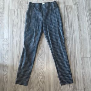 Max studio size small legging material.